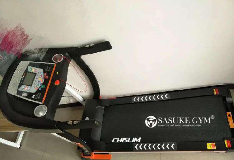 Nên mang giày chi chạy