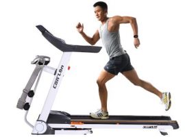 Sử dụng máy chạy bộ có cần phải đi giầy không?
