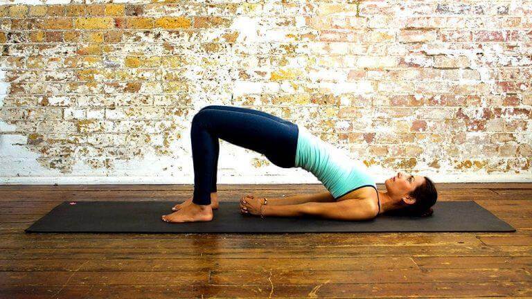 cac-tu-the-tap-yoga-tai-nha